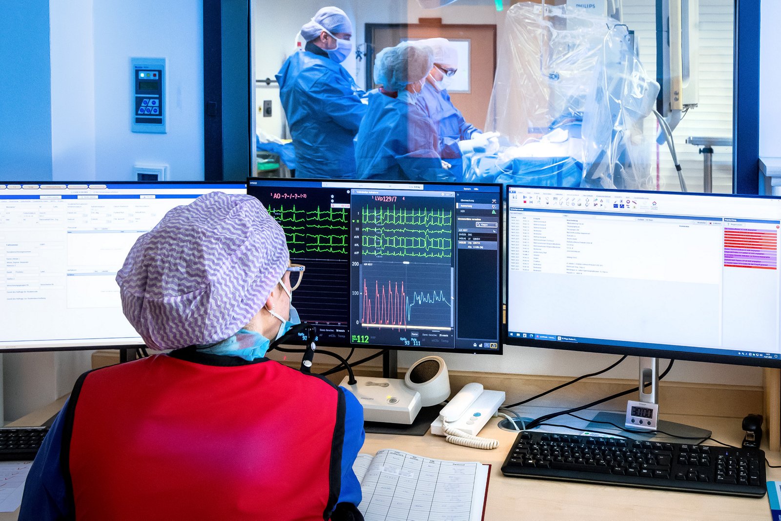 Minimally invasive procedures for patients with heart valve insufficiency
